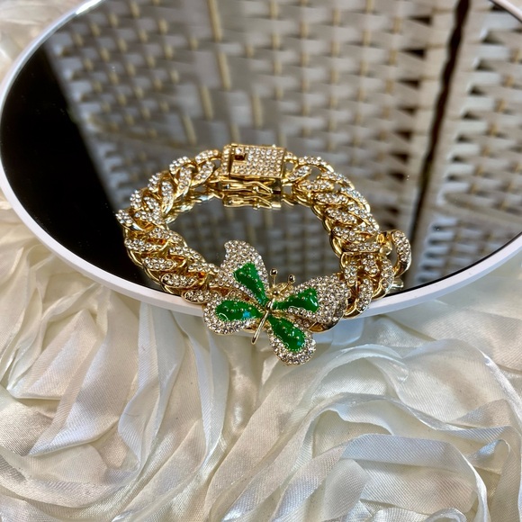 NWT Austrian Crystal, Enameled Butterfly Spinner Bracelet in Goldtone (8.00 In) - Picture 6 of 17